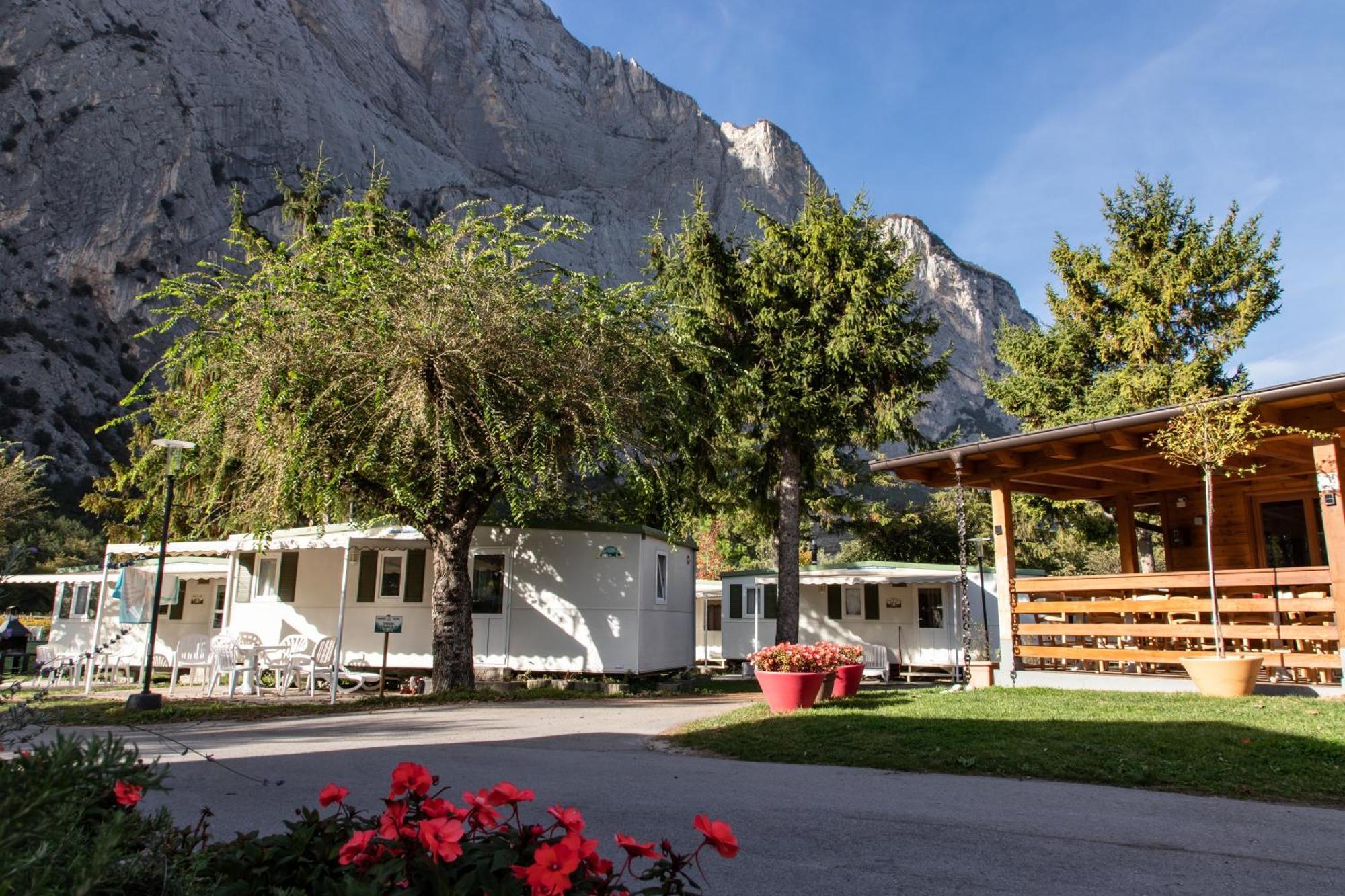 Camping Daino Hotel Pietramurata Exterior foto