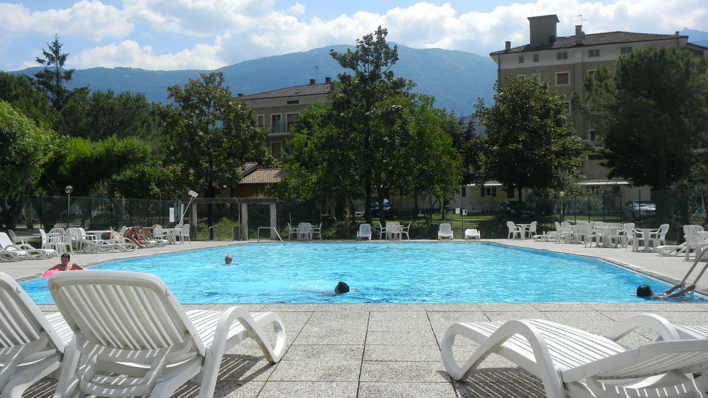 Camping Daino Hotel Pietramurata Exterior foto